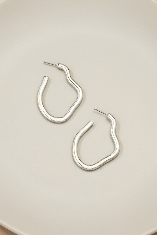 Irregular shape metal hoop earrings