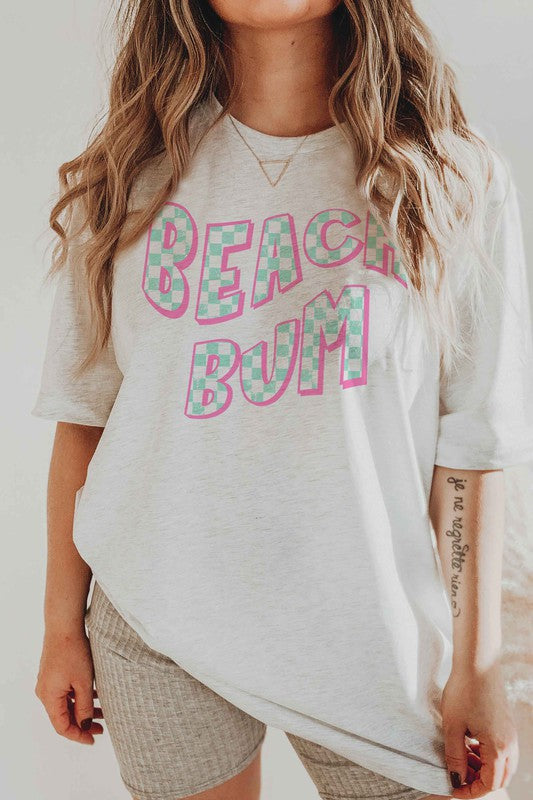 CHECKERED BEACH BUM GRAPHIC T-SHIRT