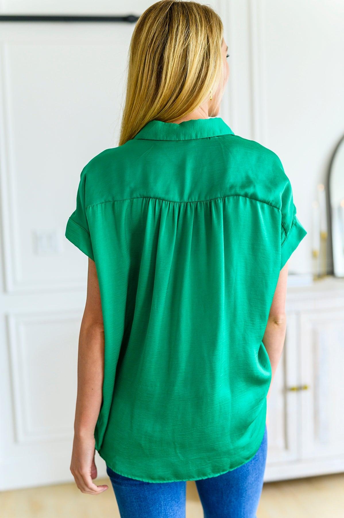 Working On Me Top in Kelly Green - KASH'S BOUTIQUE